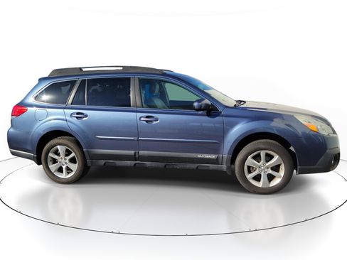 Used 2014 Subaru Outback 2.5i Limited w/ Moonroof Package image 2