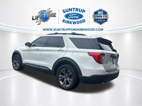 Used 2021 Ford Explorer XLT w/ Equipment Group 202A AWD/4WD image 3