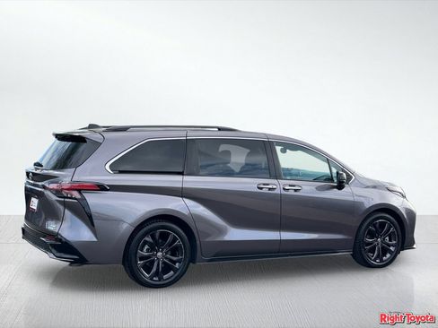 Certified 2022 Toyota Sienna XSE w/ XSE Plus Package FWD image 7