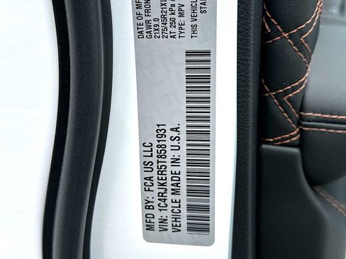 New 2026 Jeep Grand Cherokee L Summit w/ Obsidian Package AWD/4WD image 22