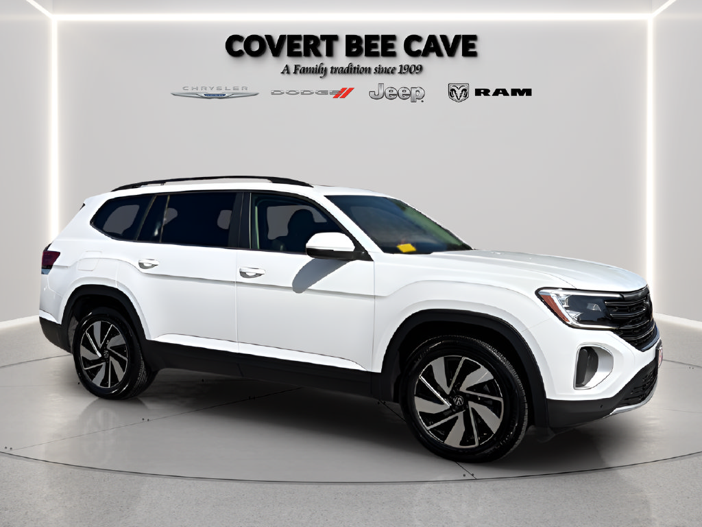 Used 2024 Volkswagen Atlas SE w/ Panoramic Sunroof Package FWD image 16