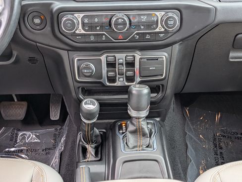 Used 2023 Jeep Gladiator Overland AWD/4WD image 20