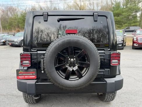 Used 2014 Jeep Wrangler Unlimited Sahara image 7