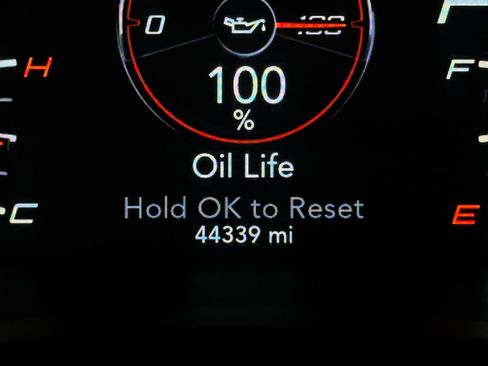 Used 2022 Dodge Charger SXT w/ Leather Interior Group image 17