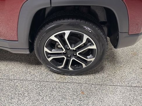 Used 2022 Jeep Compass Limited image 17