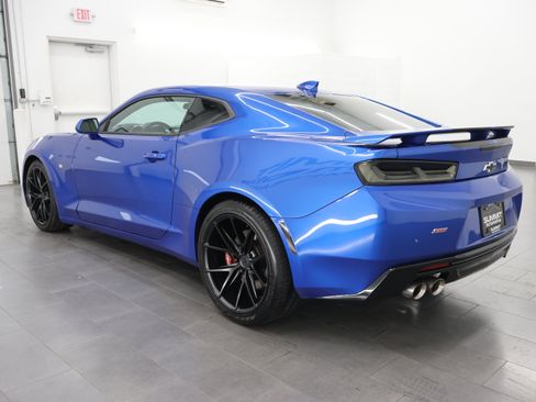 Used 2017 Chevrolet Camaro SS RWD image 6