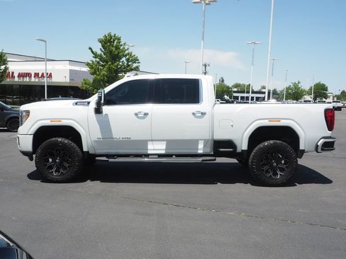 Used 2022 GMC Sierra 3500 Denali w/ Denali Ultimate Package AWD/4WD image 4