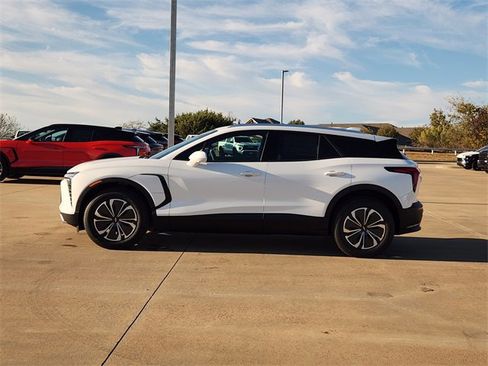 New 2026 Chevrolet Blazer EV LT image 4