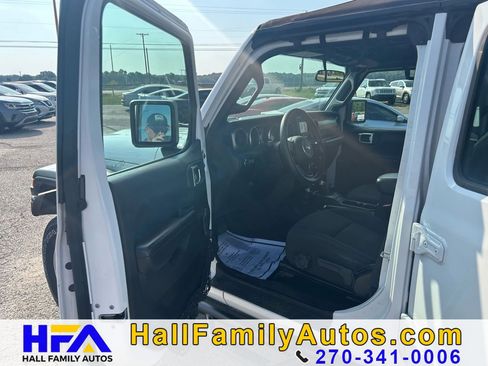 Used 2018 Jeep Wrangler Unlimited Sport AWD/4WD image 11