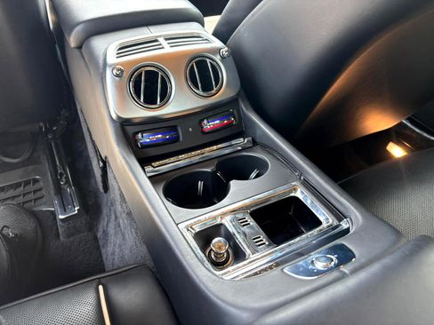 Used 2016 Rolls-Royce Wraith image 37