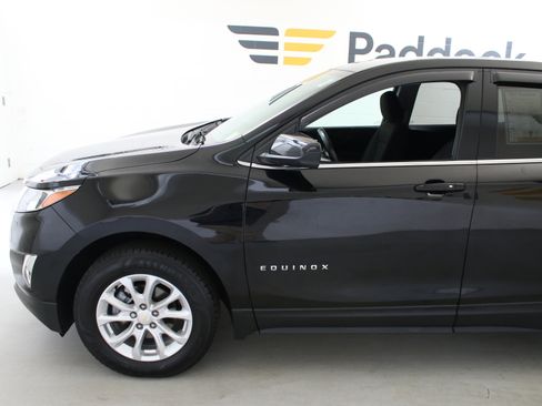 Used 2020 Chevrolet Equinox LT w/ Driver Convenience Package image 4