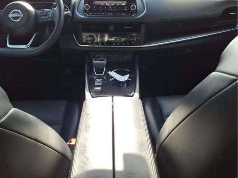 Certified 2024 Nissan Rogue SV w/ SV Premium Package FWD image 11