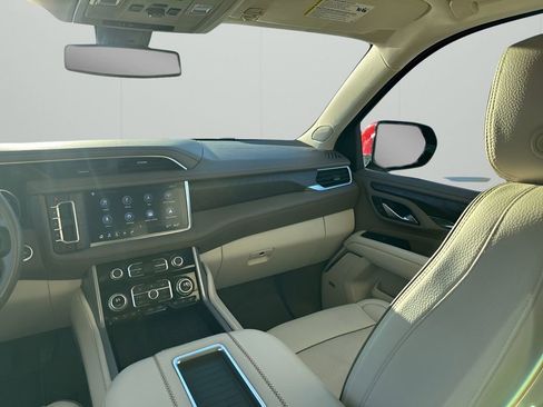 Used 2021 GMC Yukon XL Denali image 25