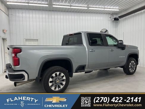 Used 2024 Chevrolet Silverado 2500 LT AWD/4WD image 2