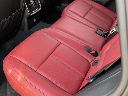 New 2026 Porsche Macan image 19