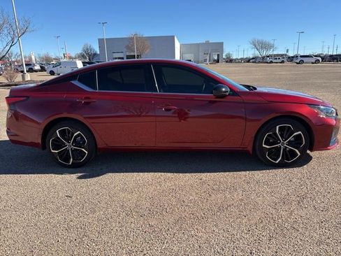 Certified 2024 Nissan Altima 2.5 SR w/ SR Premium Package image 8