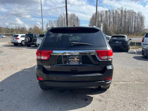 Used 2012 Jeep Grand Cherokee Laredo w/ Laredo E Group AWD/4WD image 6