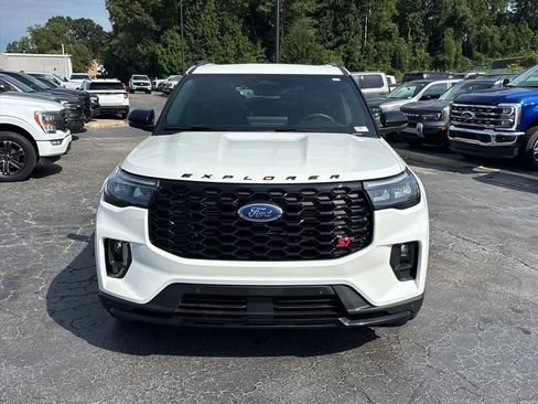 Used 2026 Ford Explorer ST AWD/4WD image 2