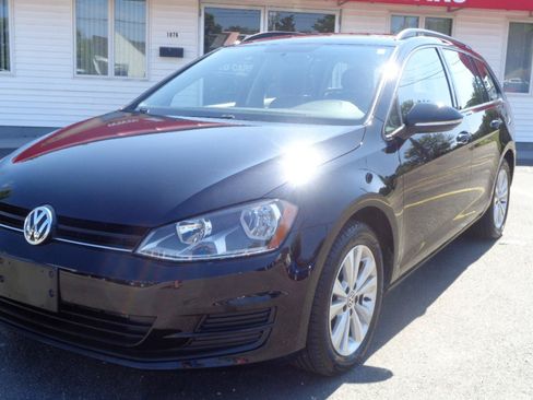 Used 2017 Volkswagen Golf S AWD/4WD image 17