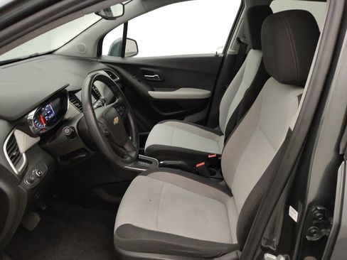 Used 2019 Chevrolet Trax LS w/ Tint and Cruise Package FWD image 17