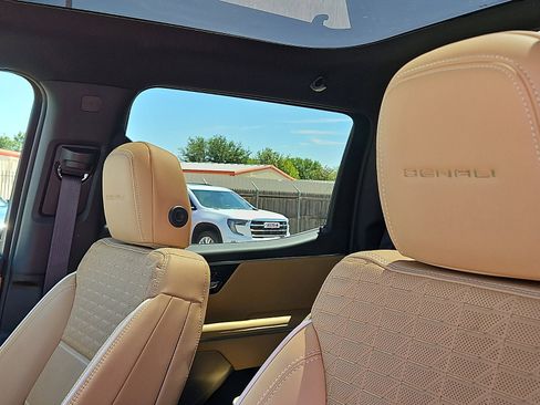 New 2025 GMC Sierra EV Denali image 15