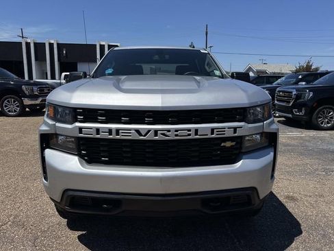 Used 2021 Chevrolet Silverado 1500 Custom RWD image 2