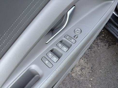 Used 2023 Hyundai Elantra SEL image 15