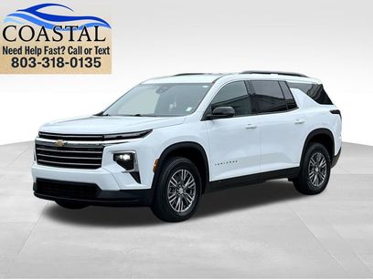 Used 2025 Chevrolet Traverse LT
