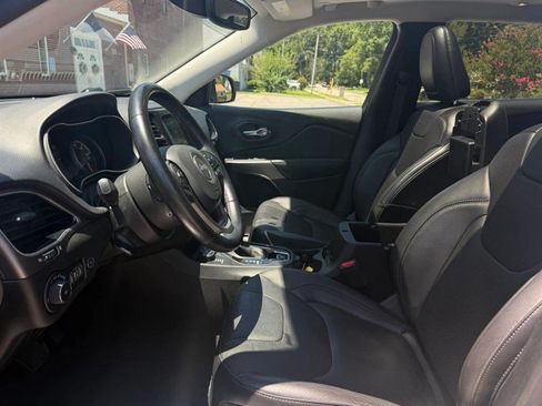 Used 2021 Jeep Cherokee Limited AWD/4WD image 14