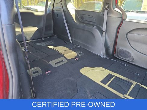 Used 2025 Chrysler Pacifica Limited image 11