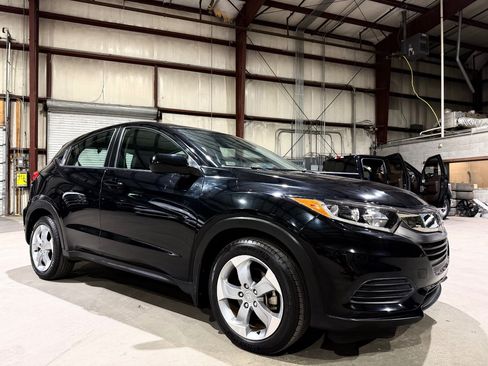 Used 2022 Honda HR-V LX image 1