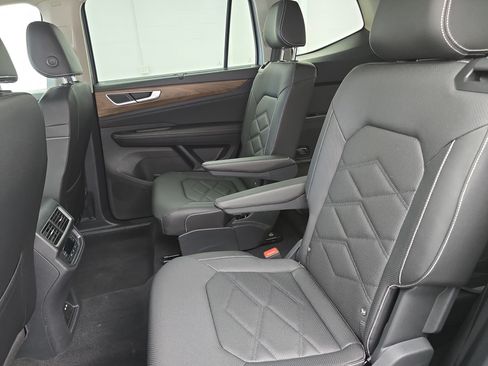 Certified 2025 Volkswagen Atlas SE AWD/4WD image 15