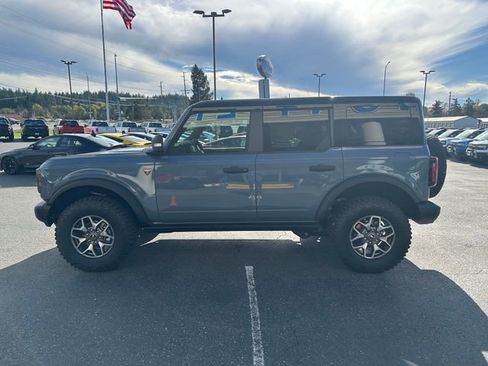 New 2025 Ford Bronco Badlands image 6