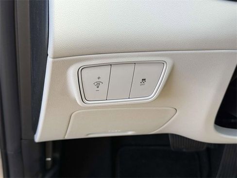 Used 2024 Hyundai Tucson SE image 19