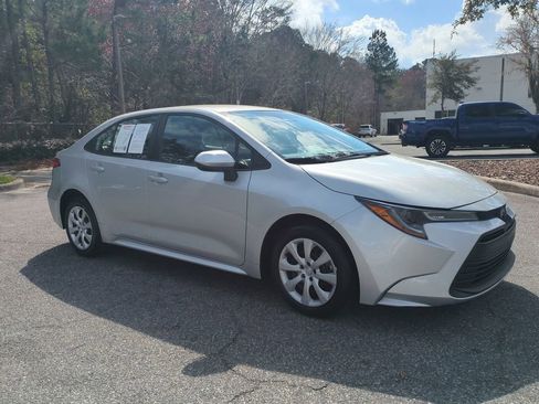 Certified 2024 Toyota Corolla LE image 3