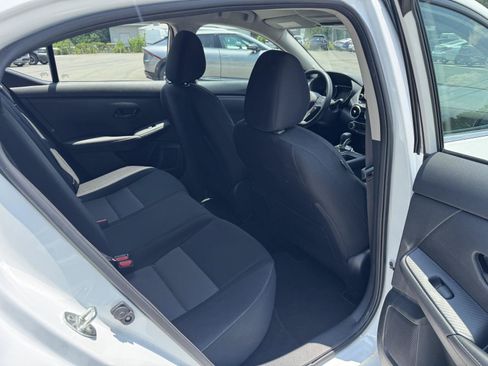 Used 2024 Nissan Sentra SV FWD image 14