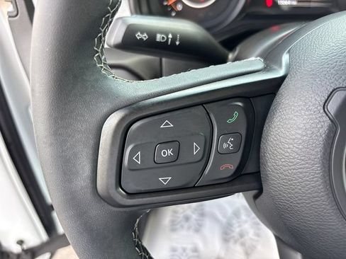 Used 2025 Jeep Wrangler Unlimited Sport AWD/4WD image 18