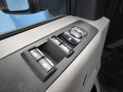 Used 2019 Ford F250 XL w/ STX Appearance Package image 5