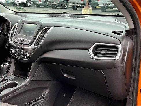 Used 2018 Chevrolet Equinox LT FWD image 13
