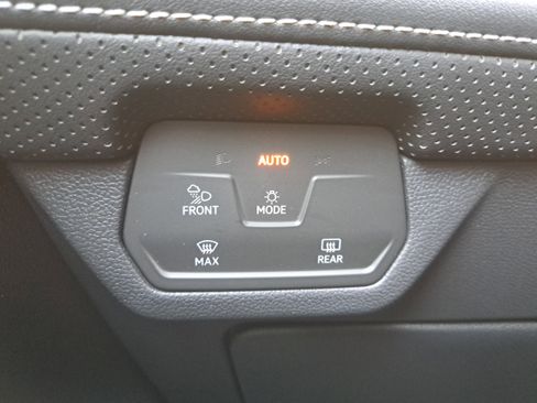 Used 2024 Volkswagen Atlas Cross Sport SEL Premium R-Line image 27