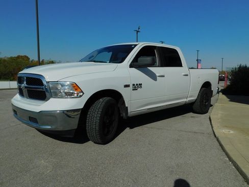 Used 2020 RAM 1500 Classic SLT image 4
