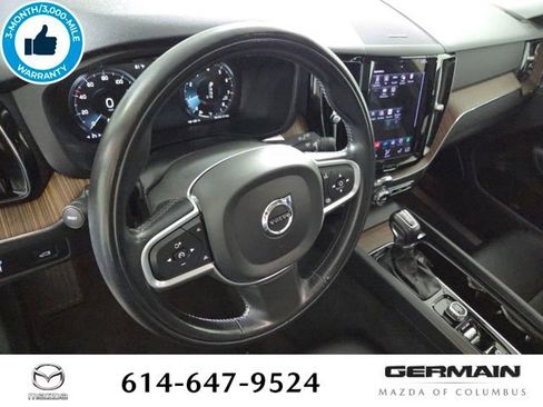 Used 2021 Volvo XC60 T5 Momentum w/ Protection Package Premier image 17