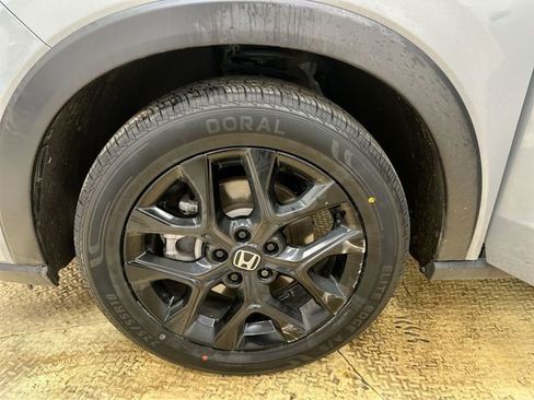 Used 2025 Honda HR-V Sport image 19