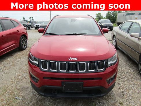 Used 2018 Jeep Compass Latitude w/ Popular Equipment Group AWD/4WD image 8