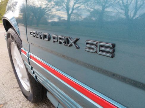 Used 1994 Pontiac Grand Prix SE image 20