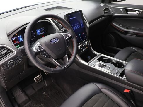 Used 2022 Ford Edge ST-Line image 13