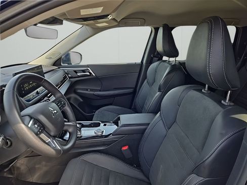 Used 2025 Mitsubishi Outlander SE AWD/4WD image 9