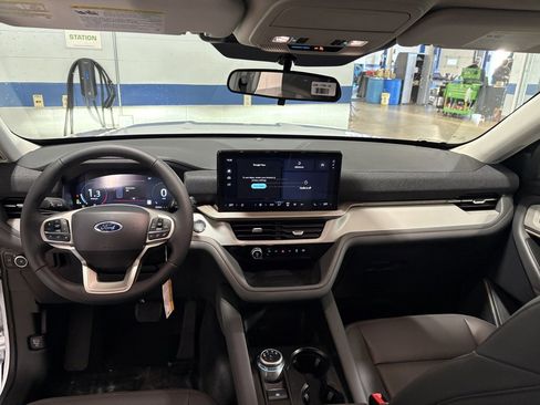 New 2026 Ford Explorer Active w/ Active Comfort Package image 11