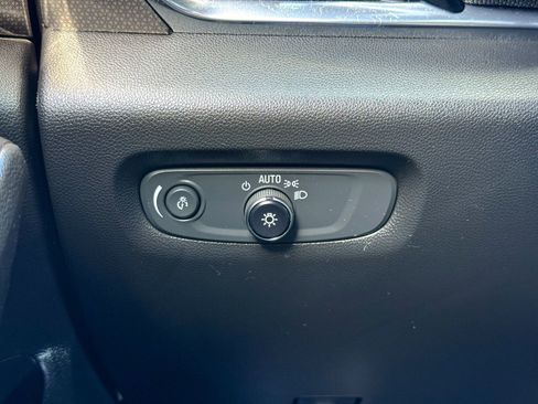 Used 2023 Chevrolet Traverse Premier w/ Redline Edition image 33