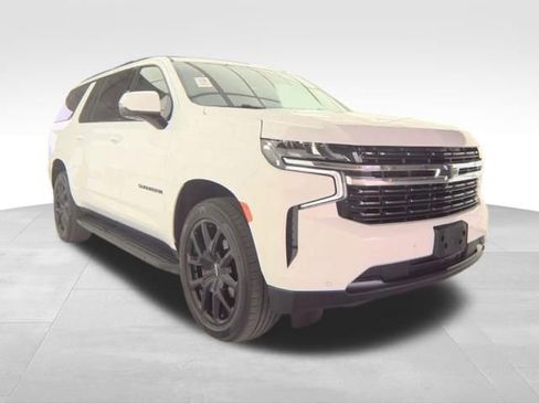 Used 2022 Chevrolet Suburban RST w/ Luxury Package image 8